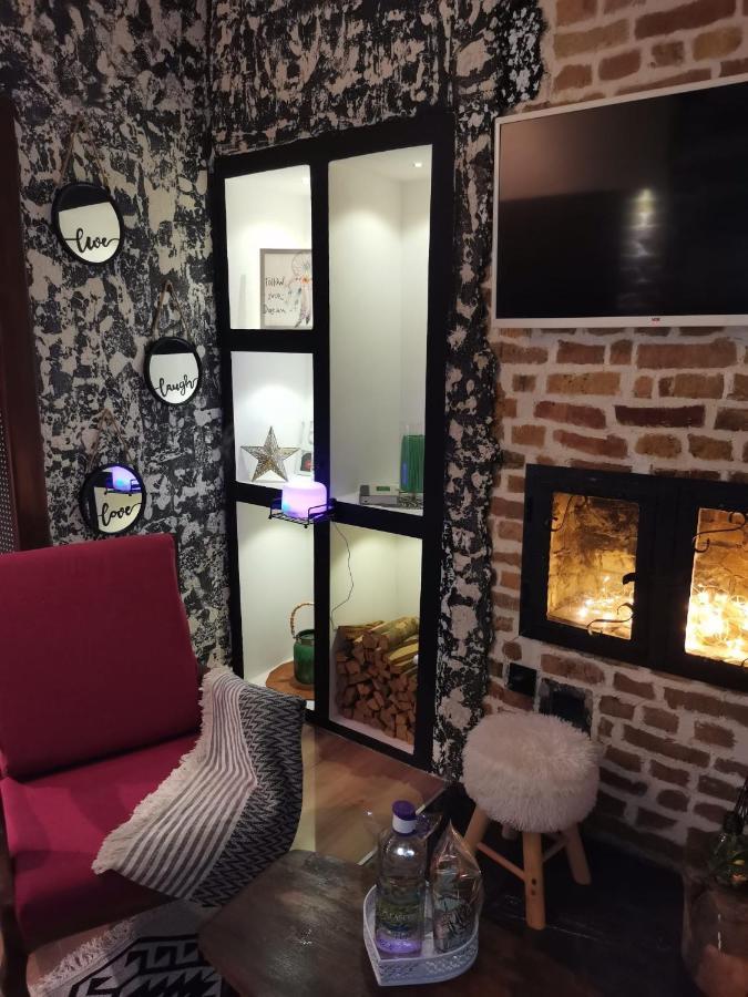 Studio Apartman Black & White Centar Sarajevo Free Parking Екстер'єр фото