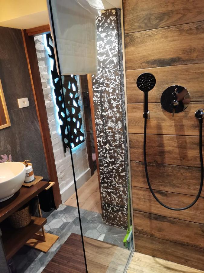 Studio Apartman Black & White Centar Sarajevo Free Parking Екстер'єр фото