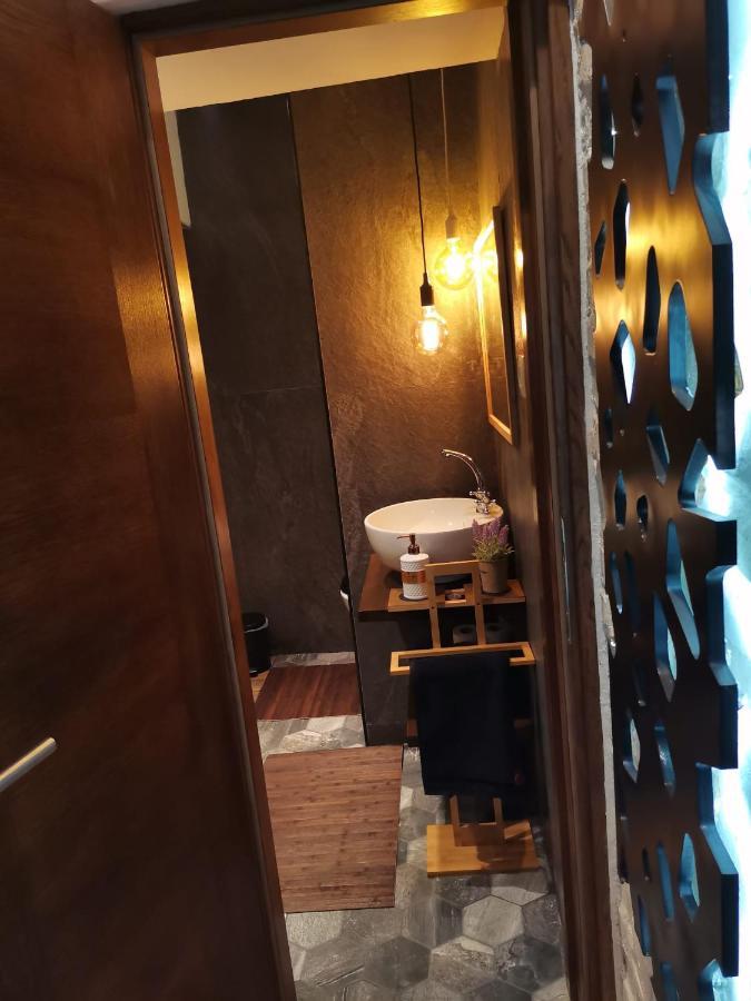 Studio Apartman Black & White Centar Sarajevo Free Parking Екстер'єр фото