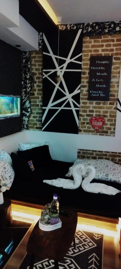 Studio Apartman Black & White Centar Sarajevo Free Parking Екстер'єр фото